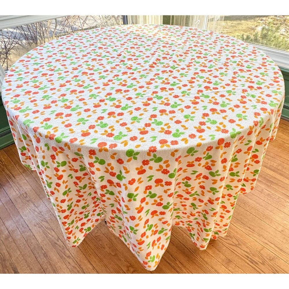Vintage 70s beach towel, novelty print, red green orange apples, oversized